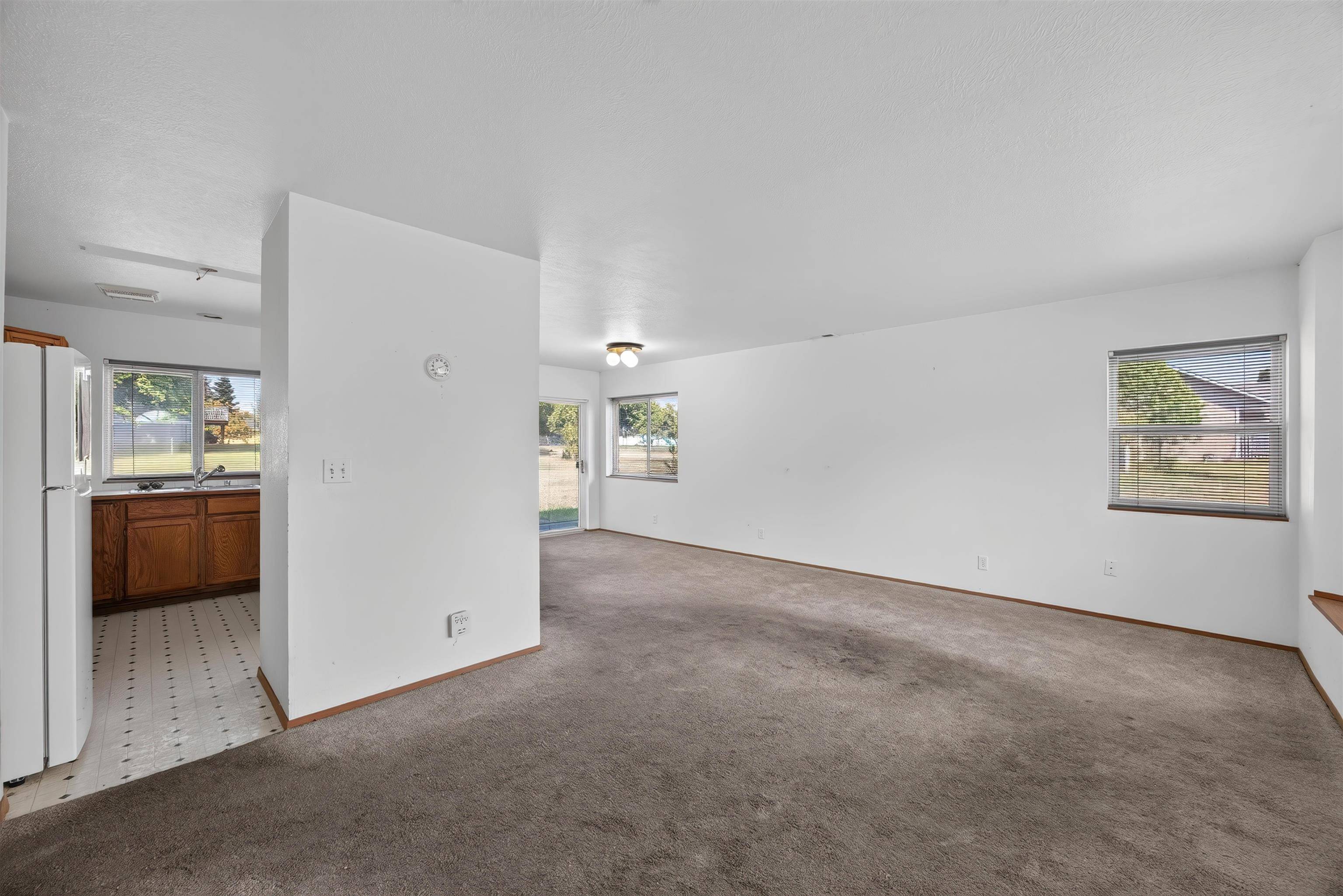 1517 E Third St, Deer Park, WA 99006