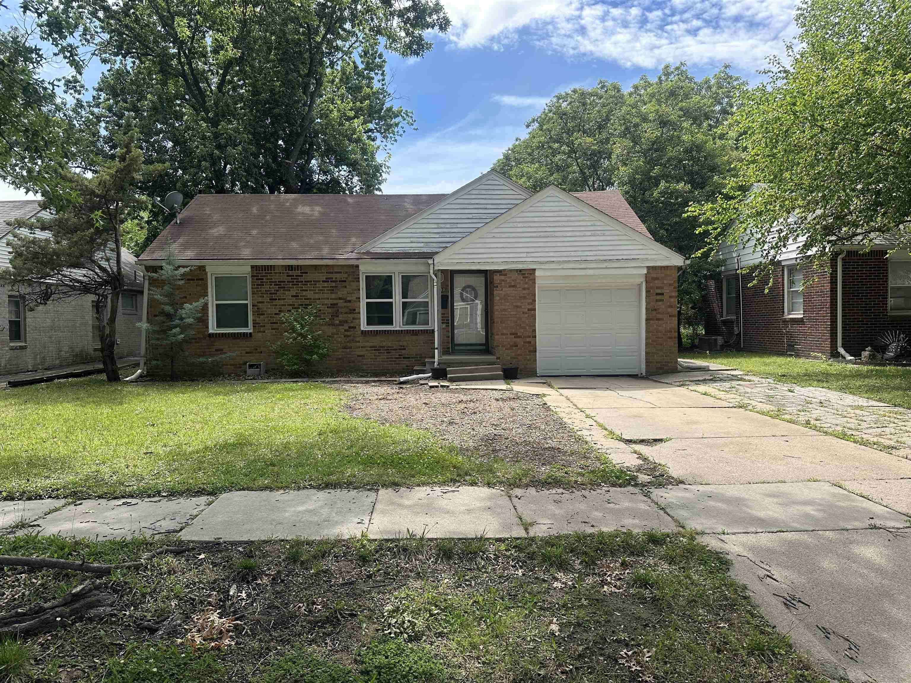 637 S Lightner Dr., Wichita, KS 67218