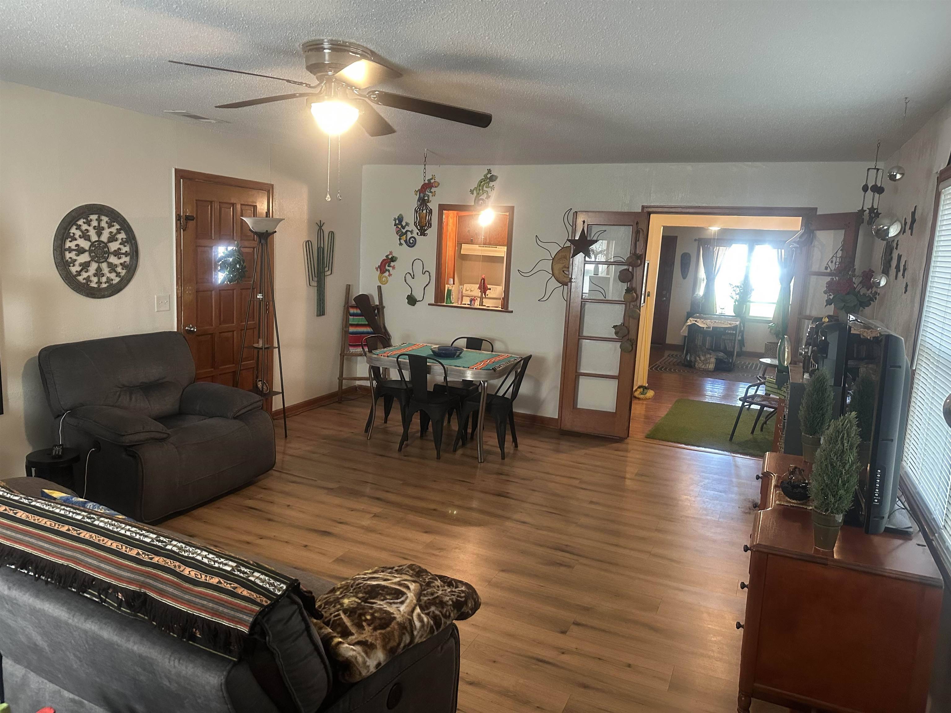 637 S Lightner Dr., Wichita, KS 67218
