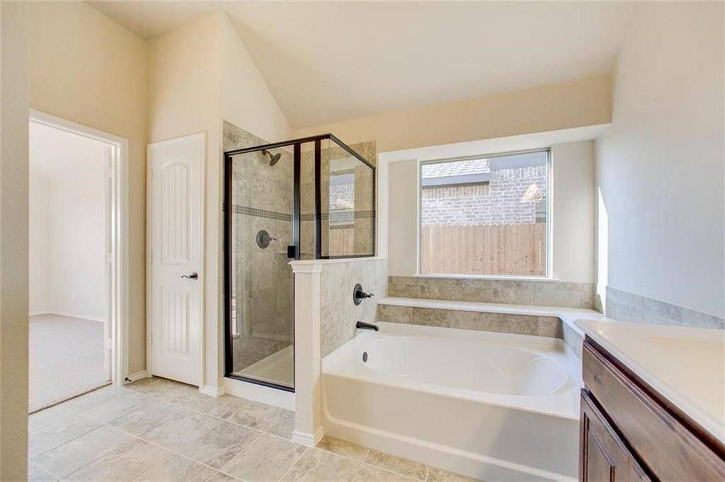 231 Frontier Drive, Waxahachie, TX 75167