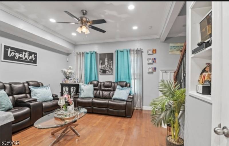 7 Martin St, Paterson City, NJ 07501