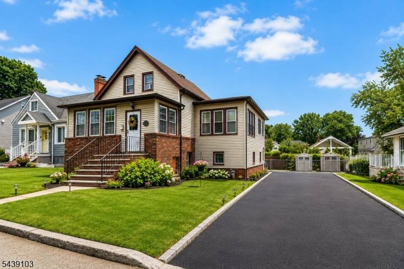 16 Passaic Ave, Hasbrouck Heights Boro, NJ 07604