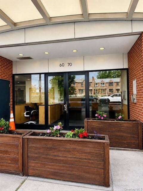 60-70 Woodhaven BLVD #4I, Elmhurst, NY 11373