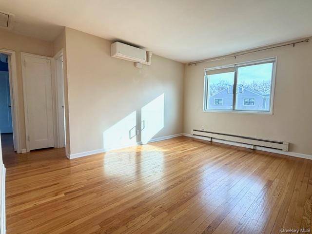 216-37 68th AVE #Upper, Oakland Gardens, NY 11364