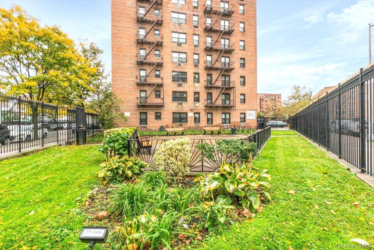 99-35 59th AVE #4k, Corona, NY 11368