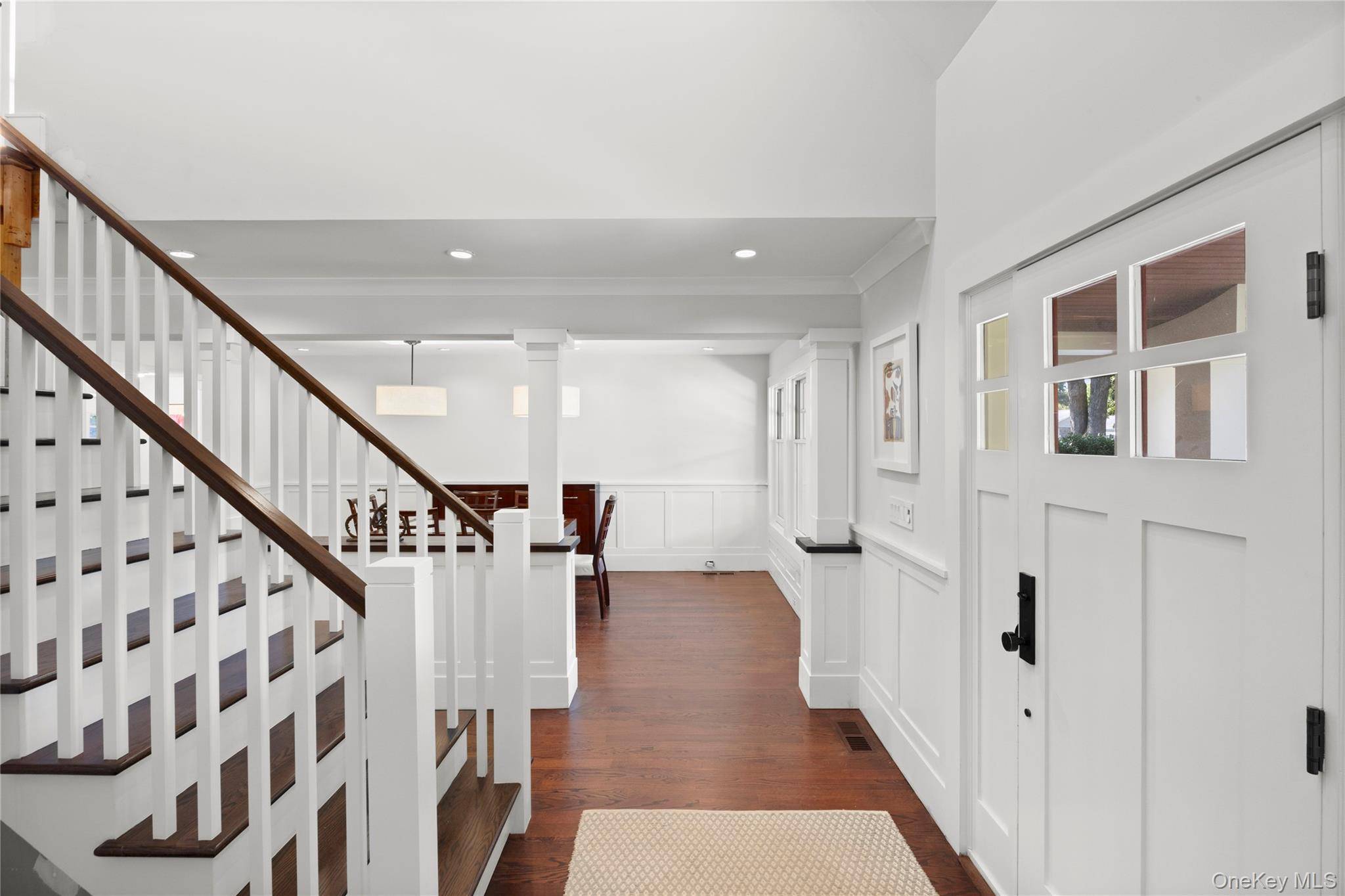 18 Green Meadow LN, Huntington, NY 11743