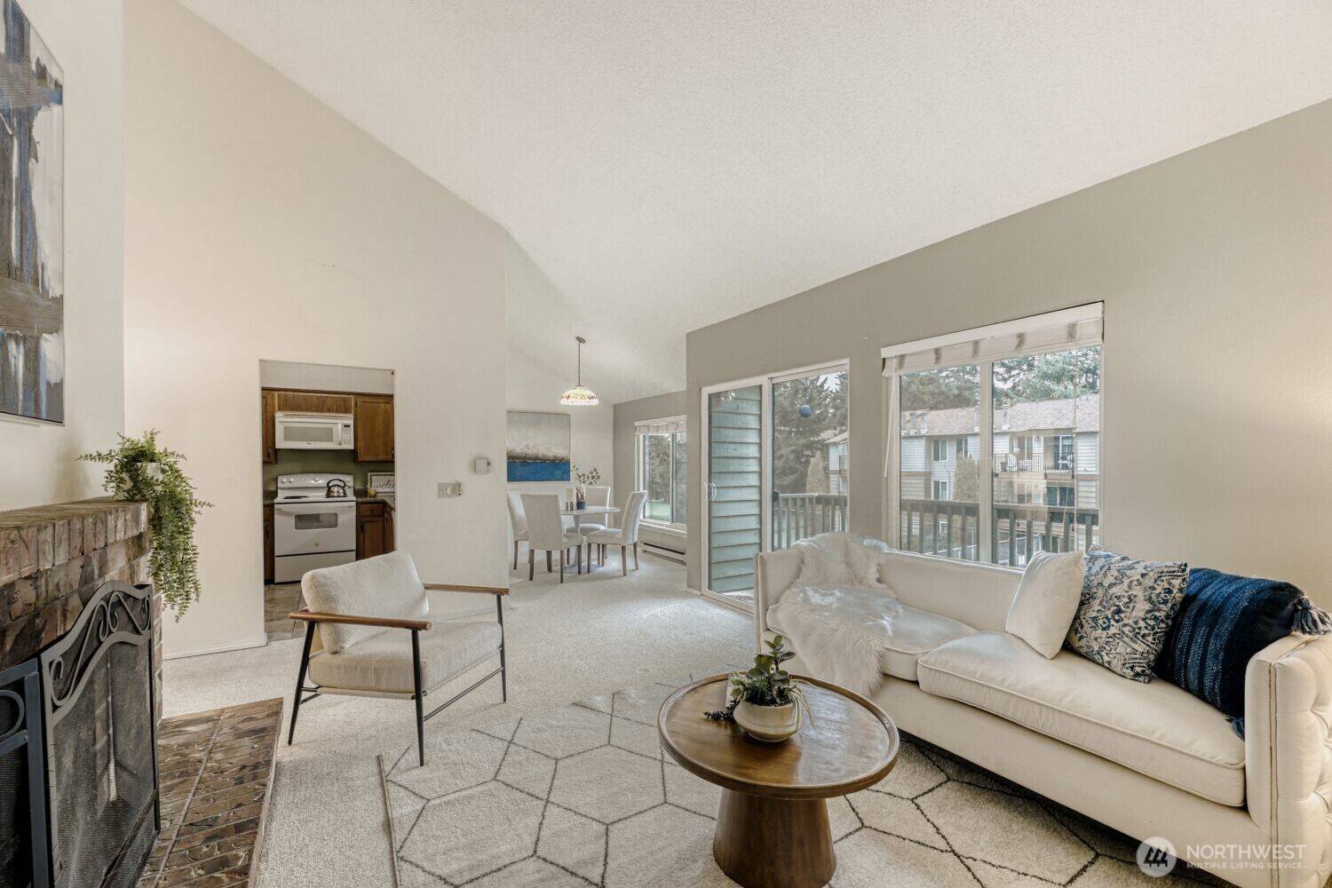 12904 126th CT NE #J302, Kirkland, WA 98034