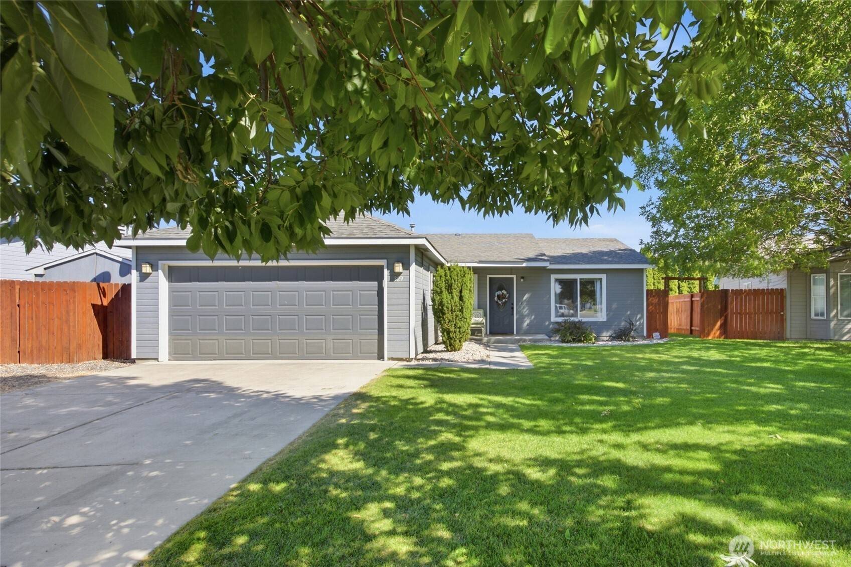 329 E Belair DR, Moses Lake, WA 98837