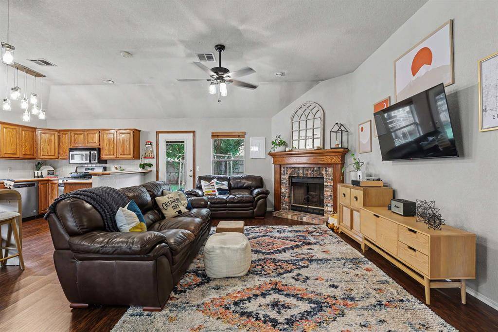 1904 Joseph DR, Edmond, OK 73003