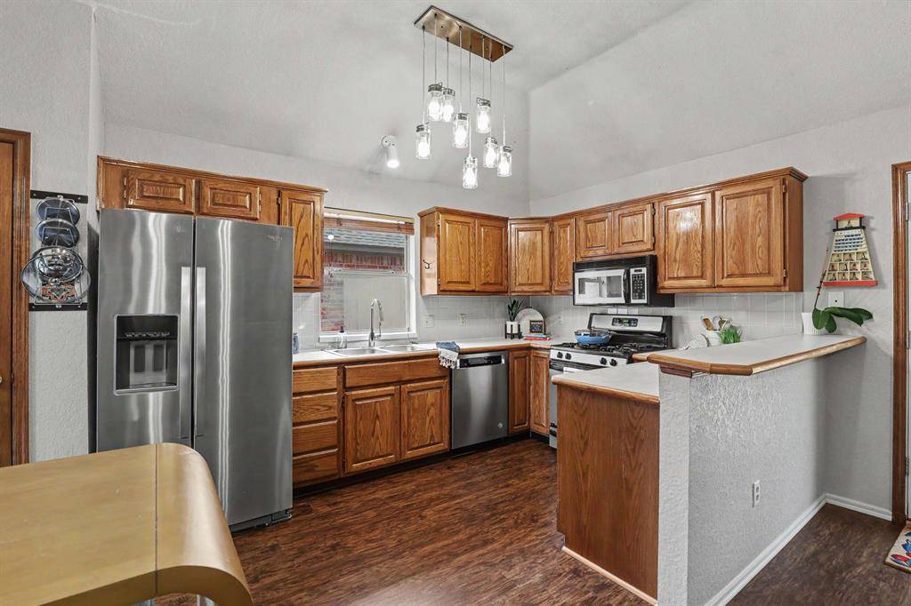 1904 Joseph DR, Edmond, OK 73003