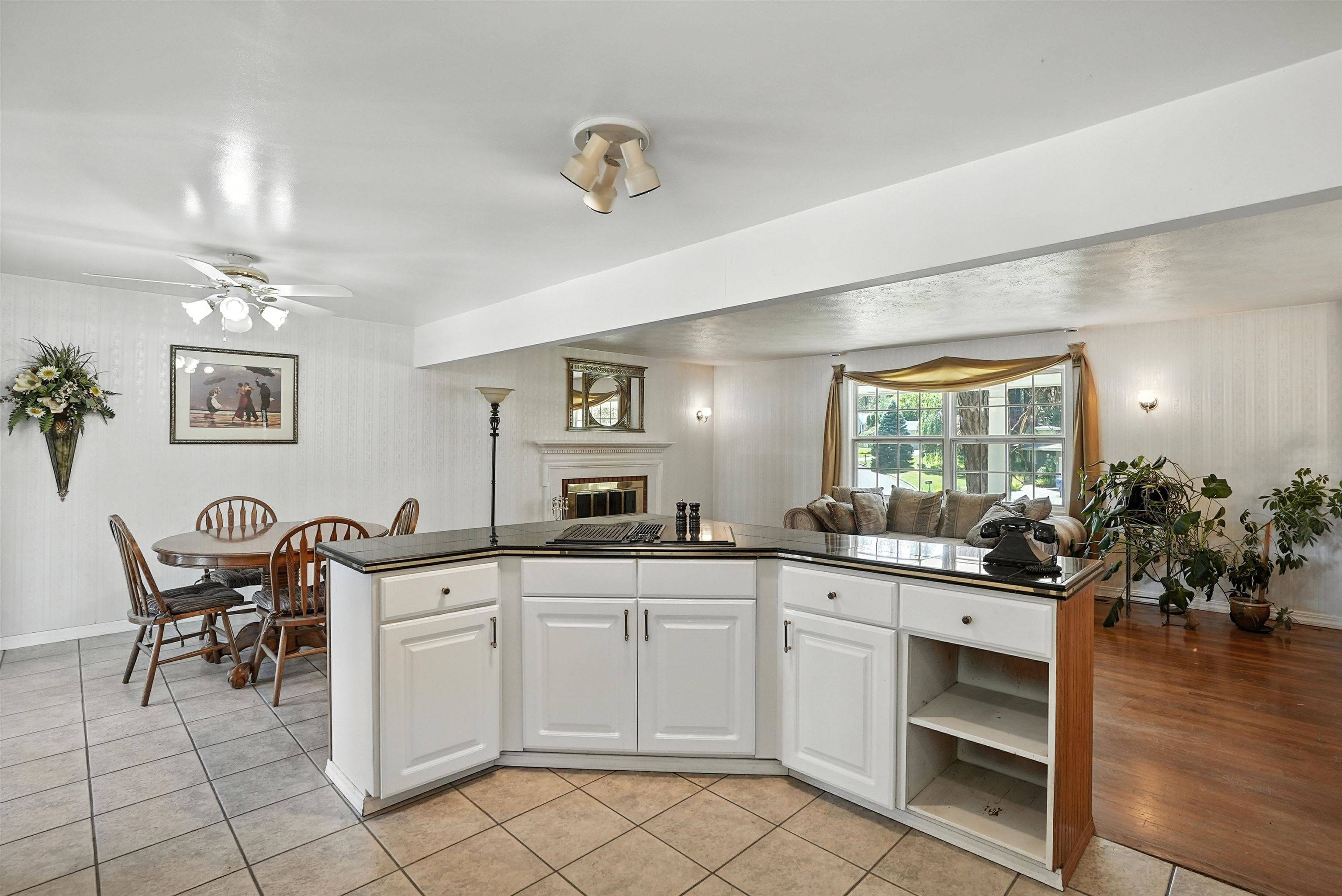 1026 W Woodway Ave, Spokane, WA 99218