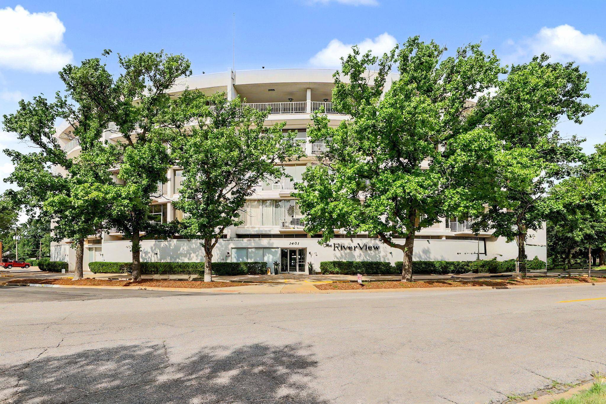 1401 W River Blvd., Wichita, KS 67203