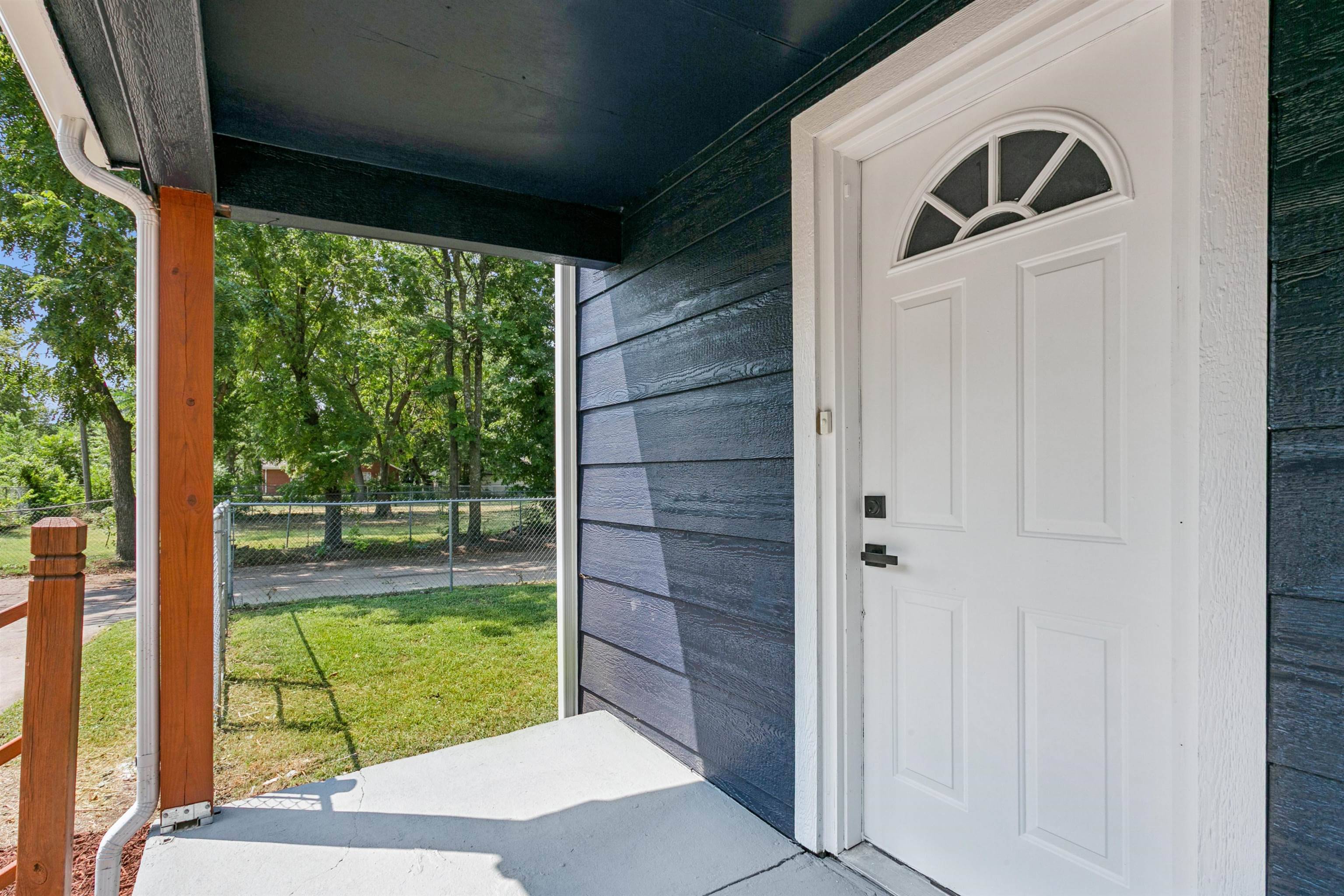 2016 E Chishom St, Wichita, KS 67214