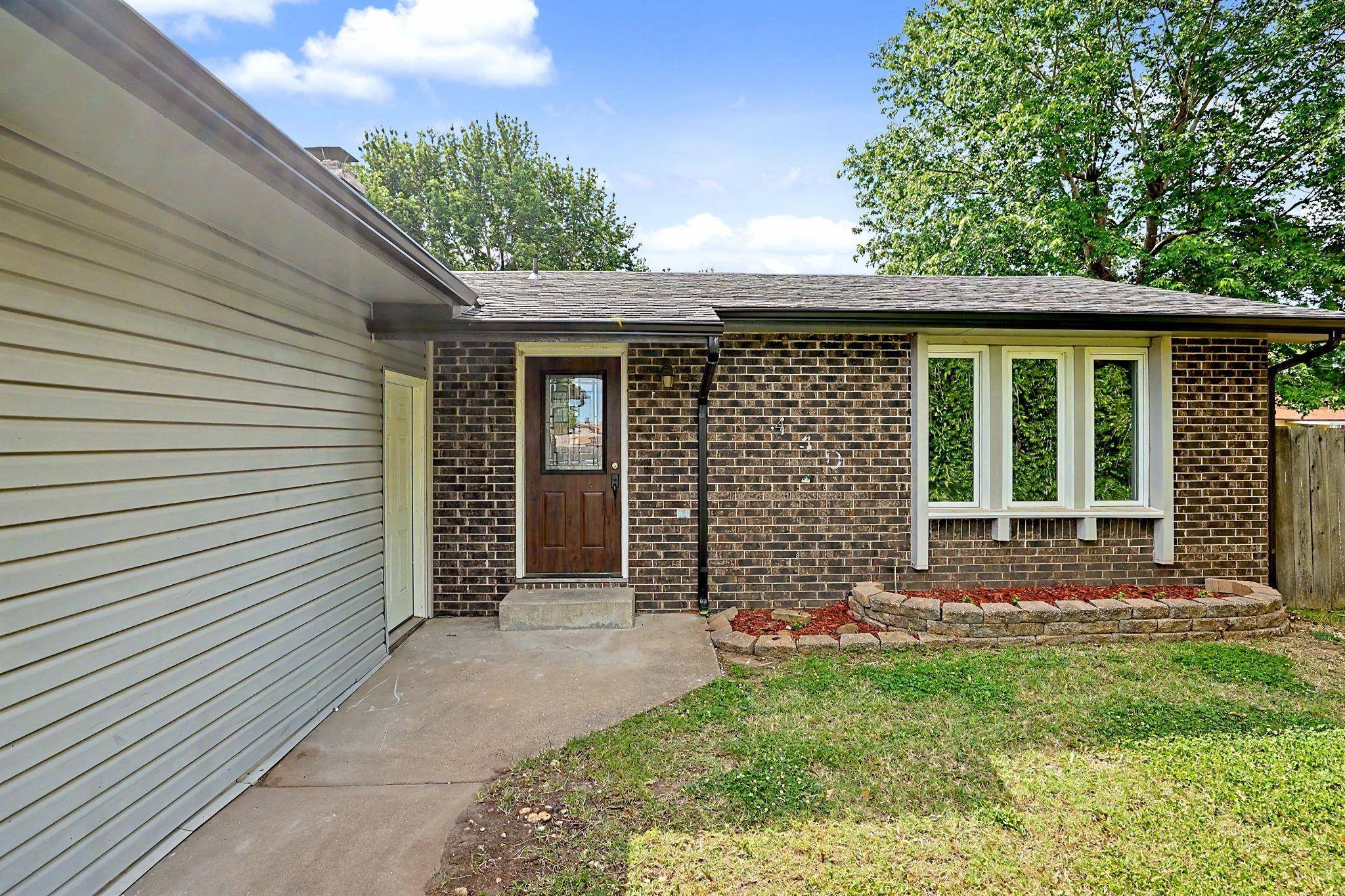 440 N Linden, Haysville, KS 67060