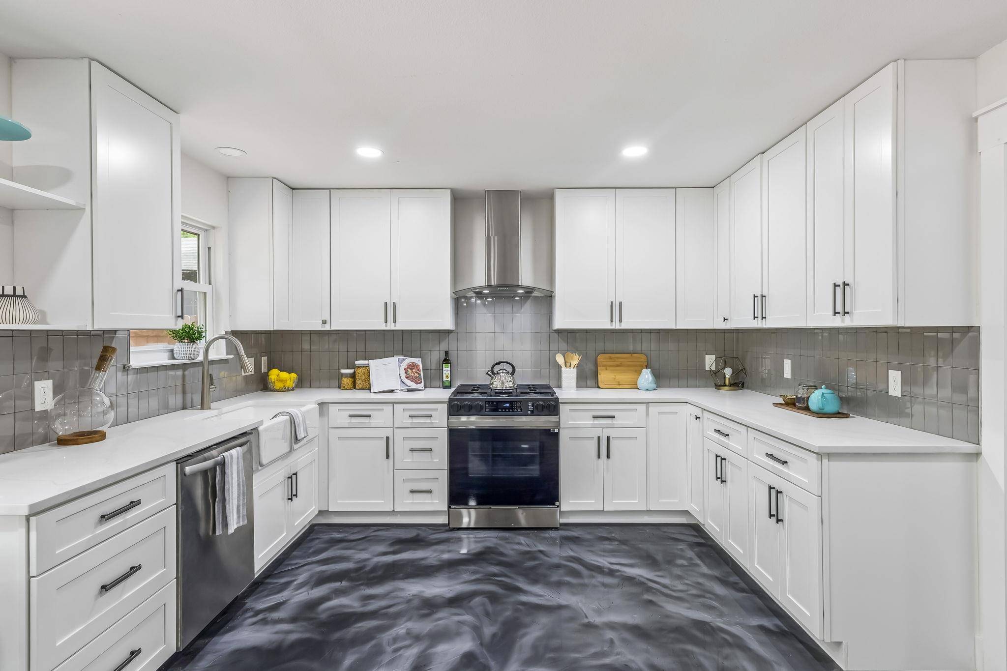 8921 Corran Ferry DR, Austin, TX 78749