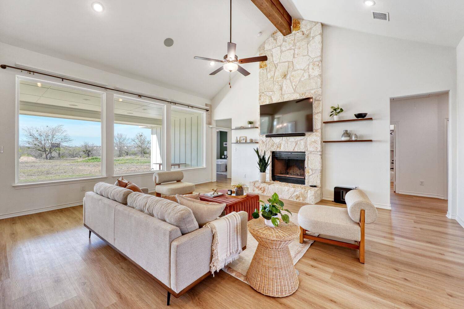 1642 Scull RD, San Marcos, TX 78666