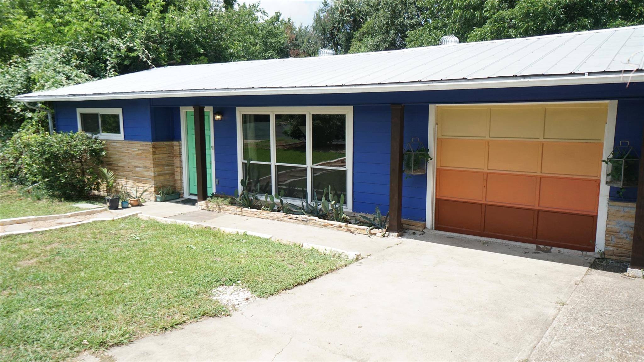1808 Wildrose DR, Austin, TX 78721