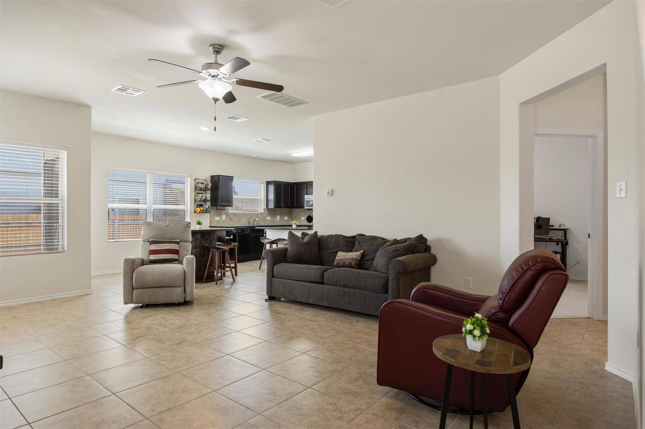 400 Circle WAY, Jarrell, TX 76537