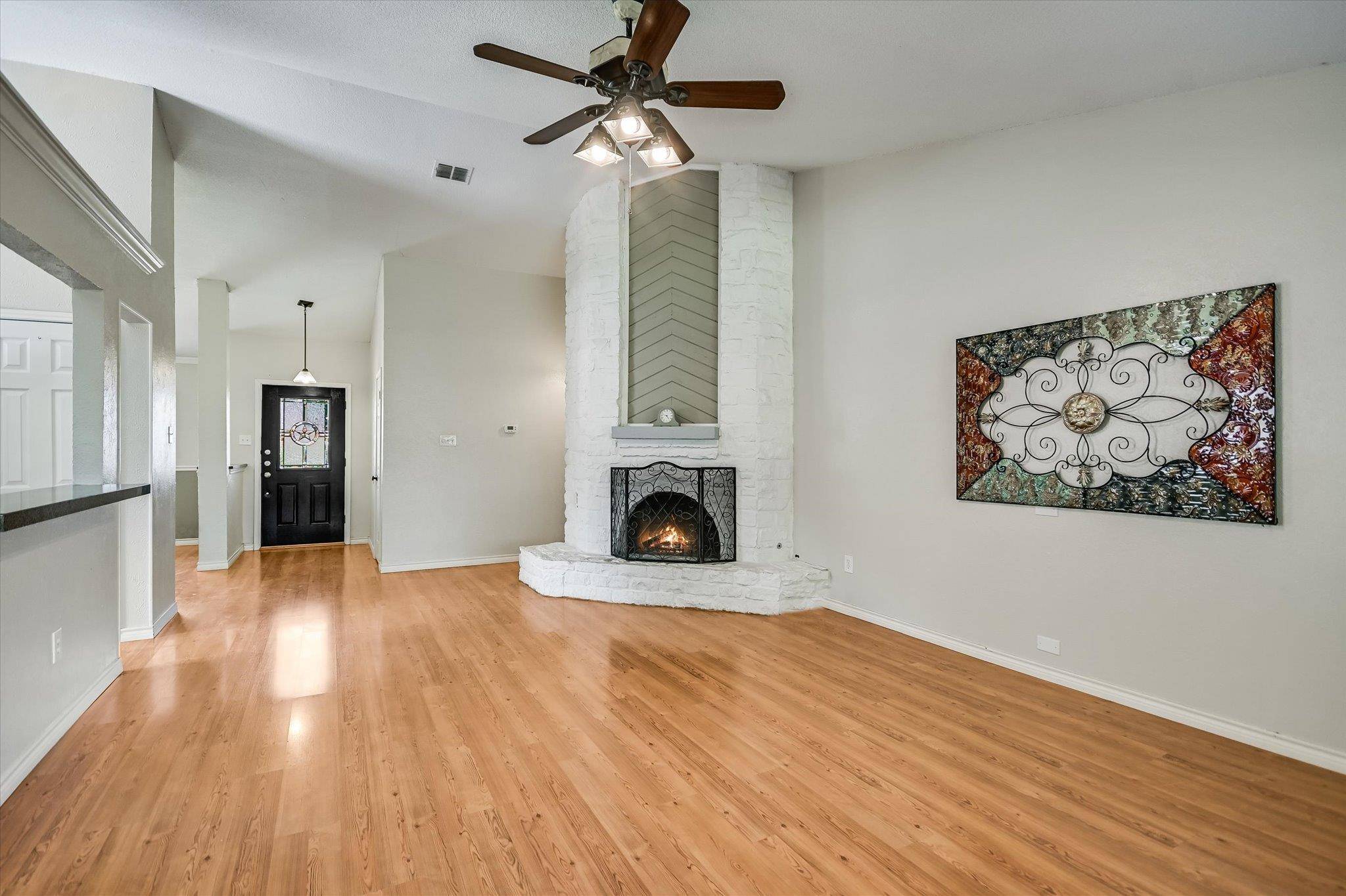 1602 E Messick LOOP, Round Rock, TX 78681