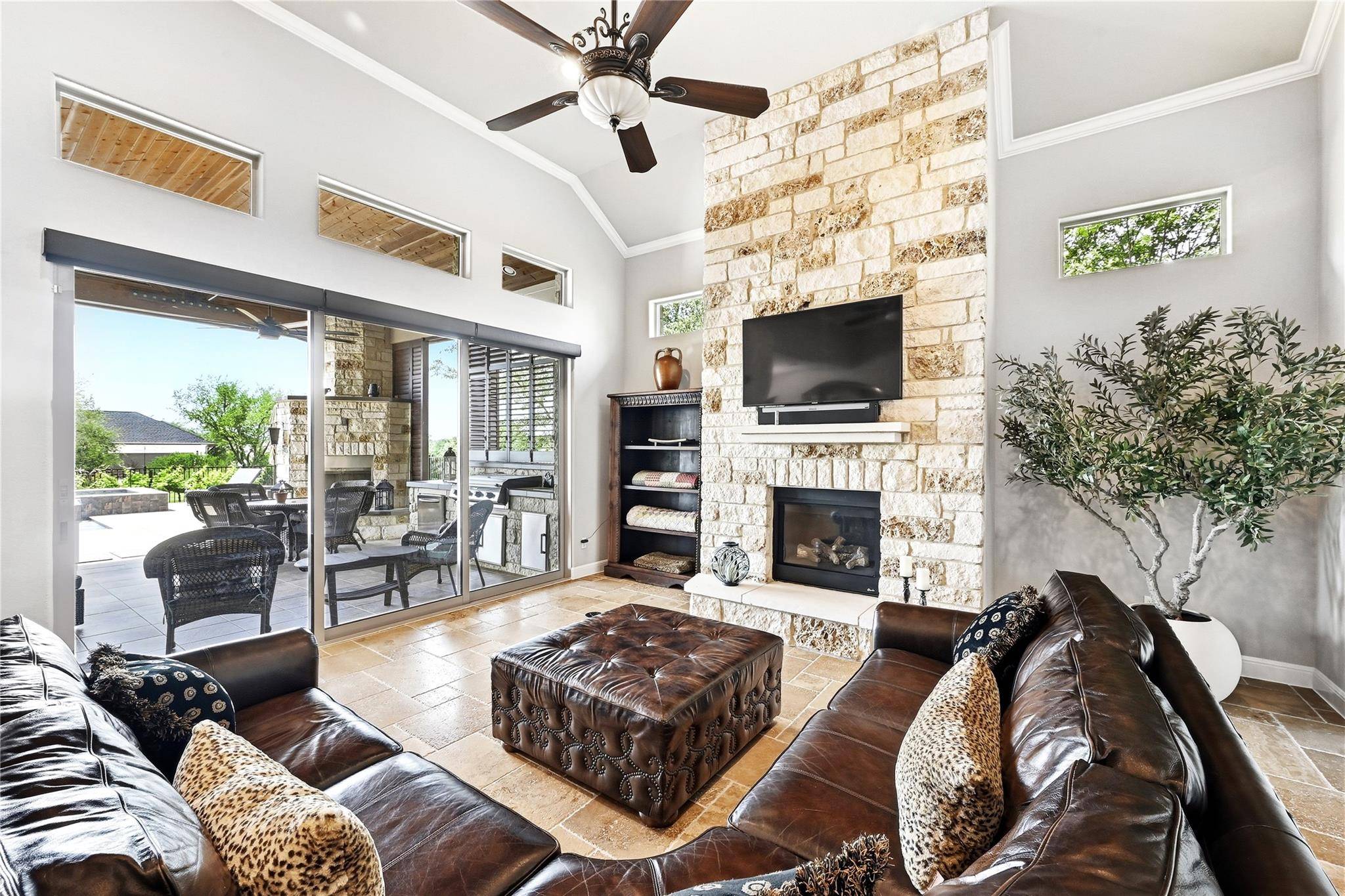 120 Applewood DR, Driftwood, TX 78619