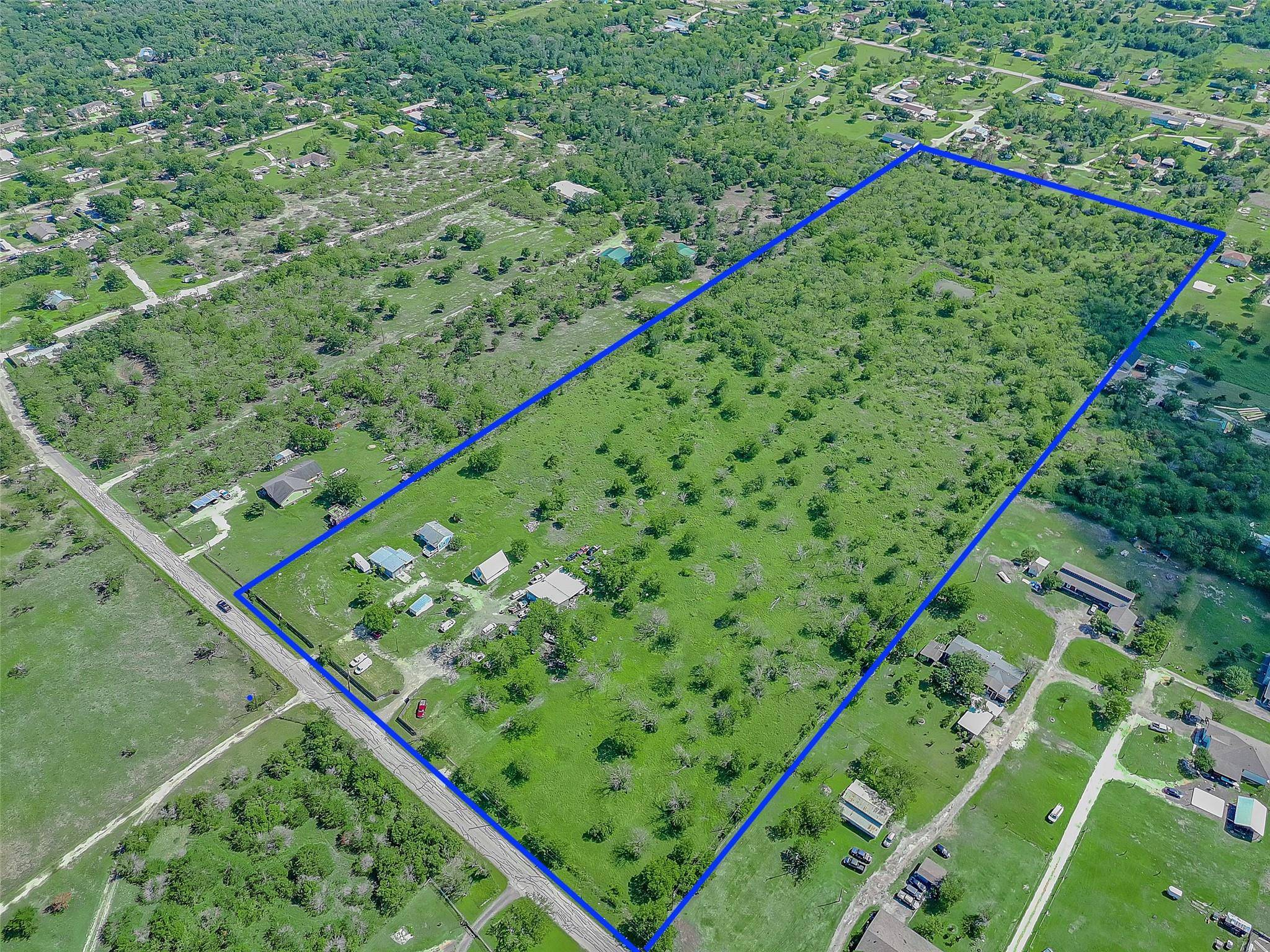 925 Longhollow RD, Dale, TX 78616