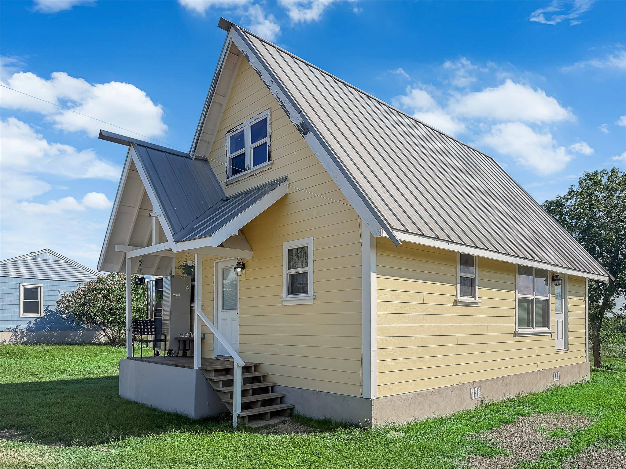 925 Longhollow RD, Dale, TX 78616