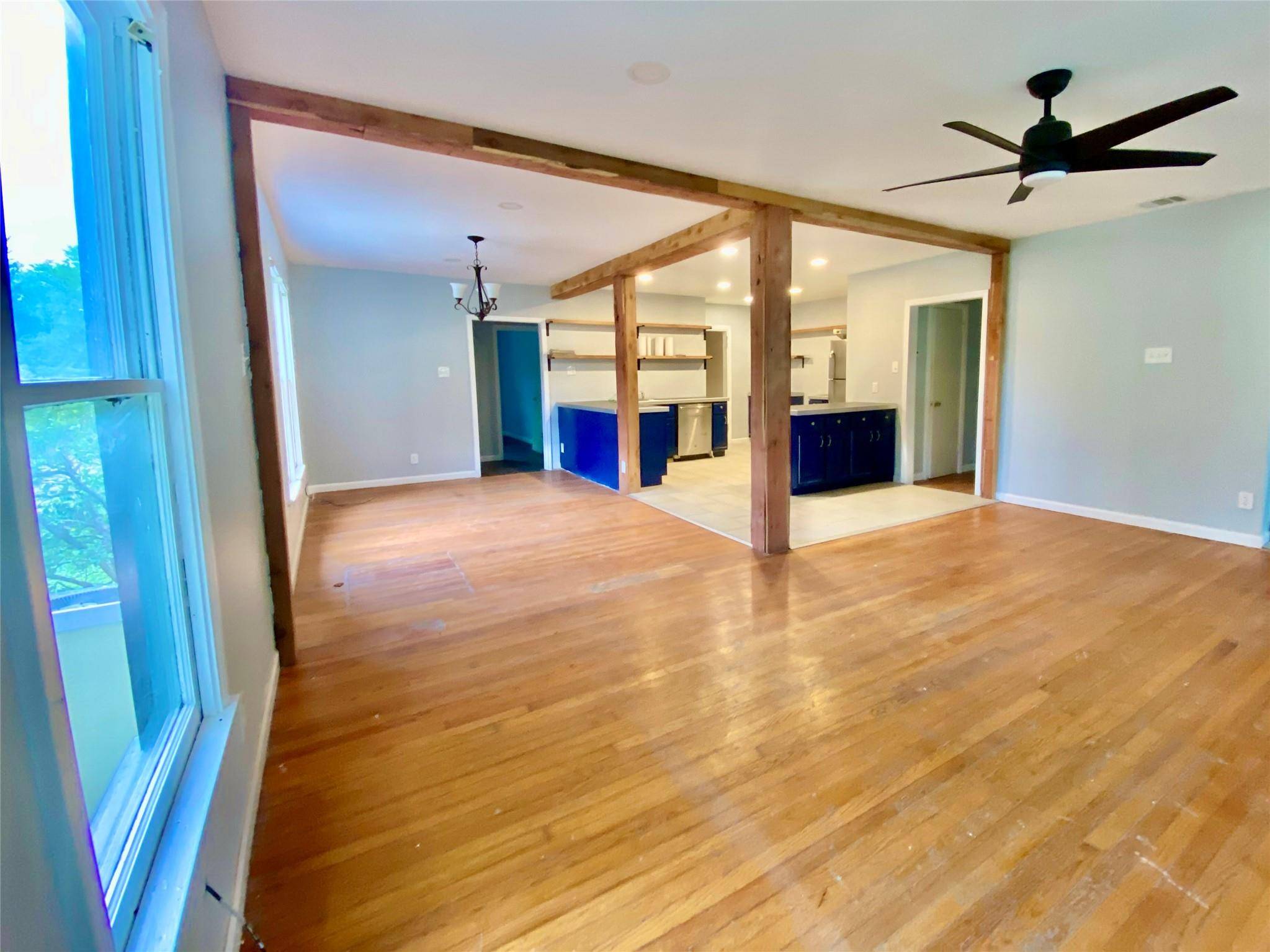 1133 N Avenue C, Elgin, TX 78621