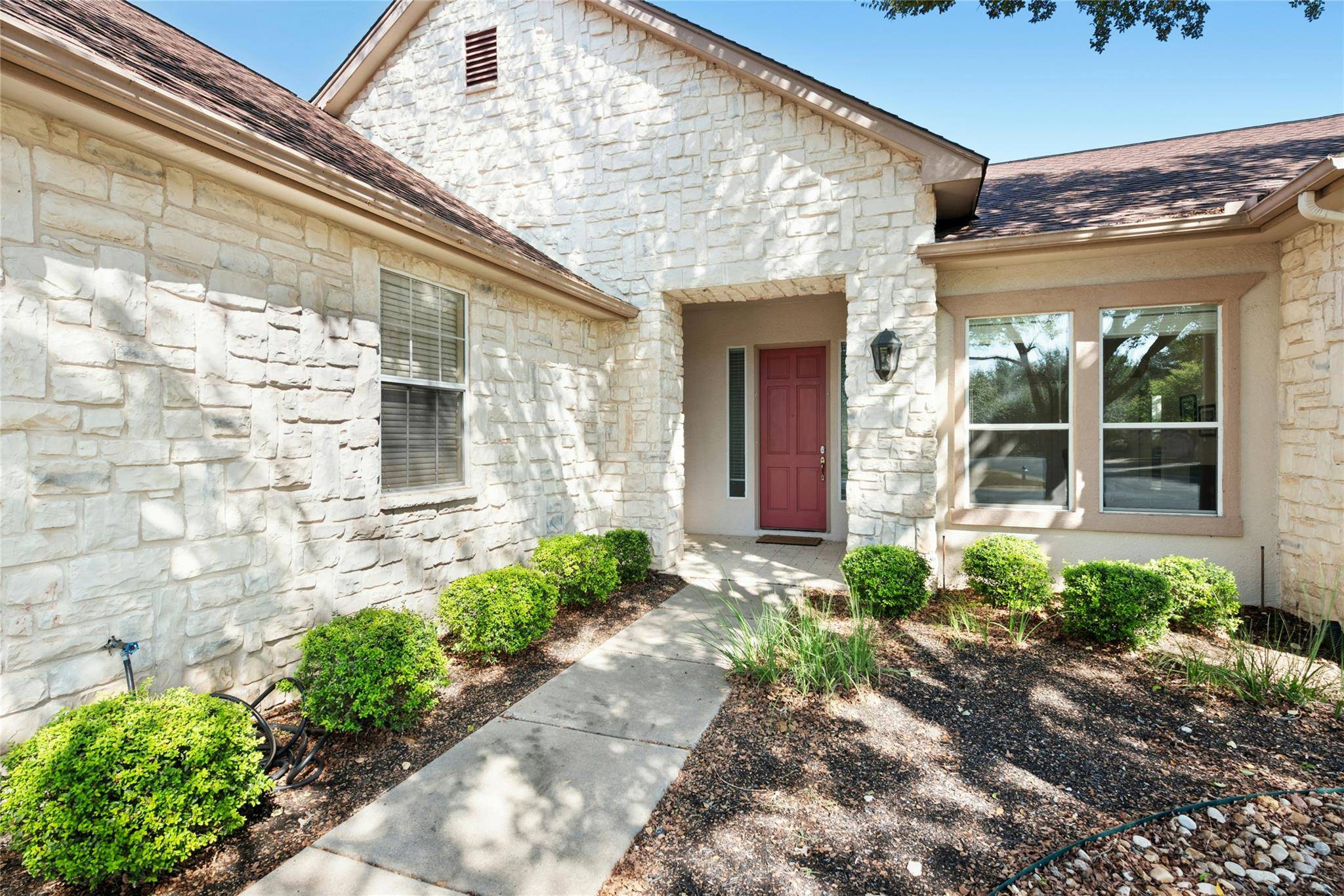 106 Waterlily LN, Georgetown, TX 78633
