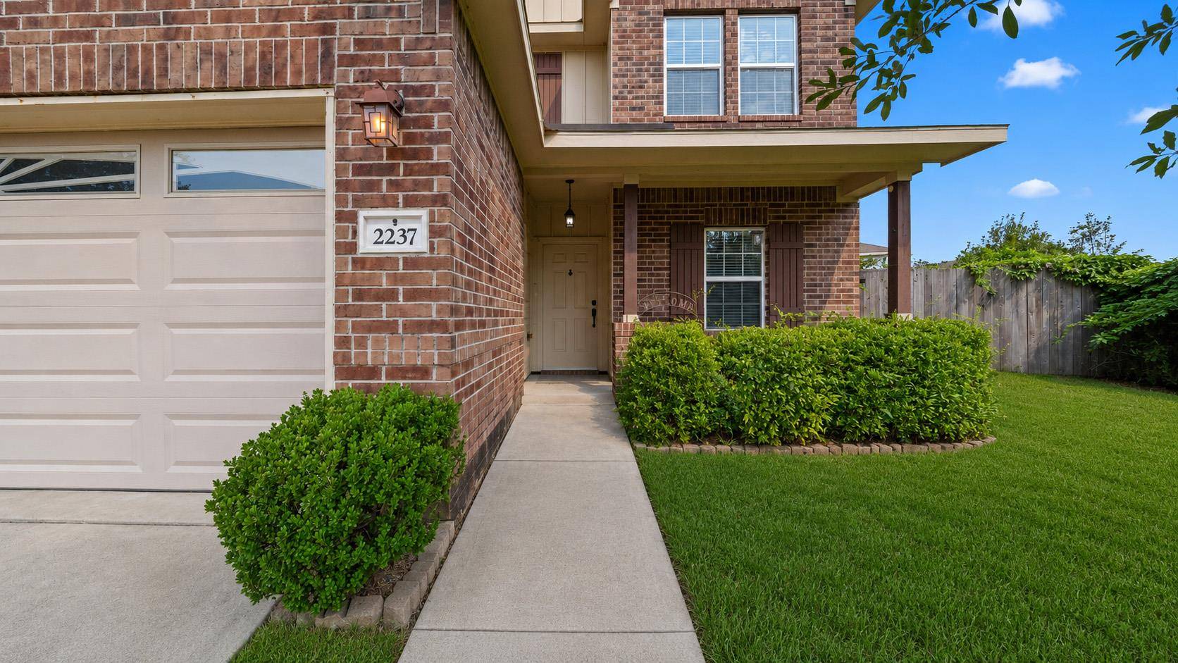 2237 Onyx CT, Texas City, TX 77591