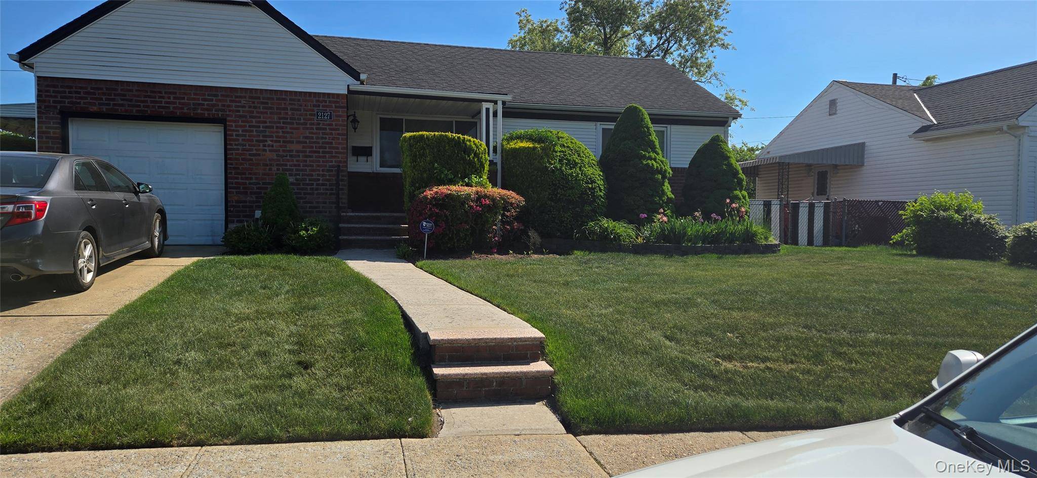 2127 Leighton RD, Elmont, NY 11003