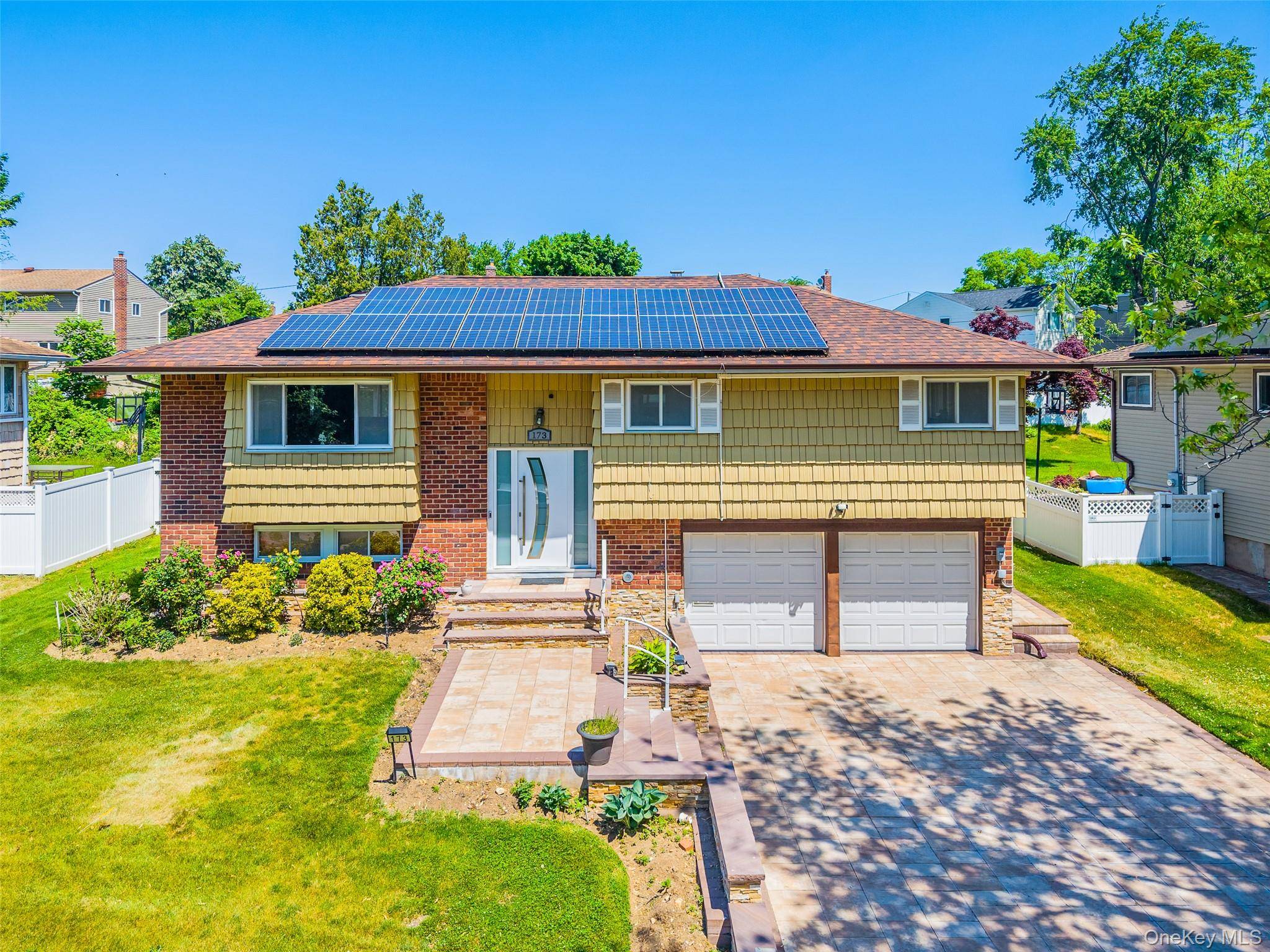 173 N Marginal RD, Jericho, NY 11753