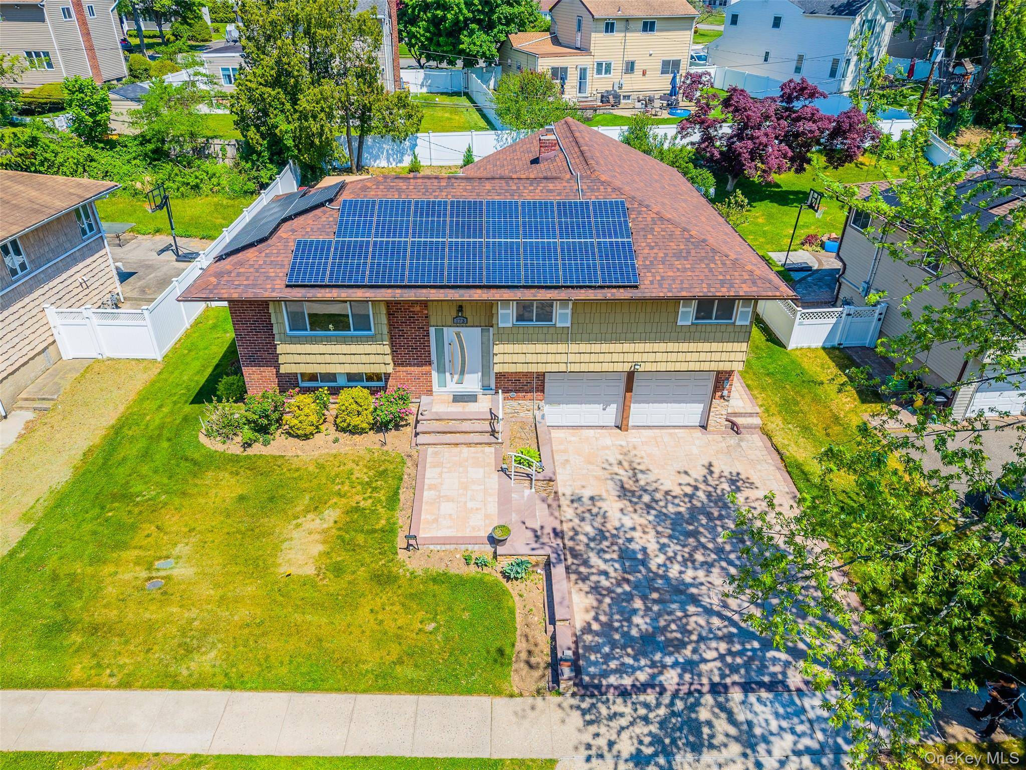 173 N Marginal RD, Jericho, NY 11753