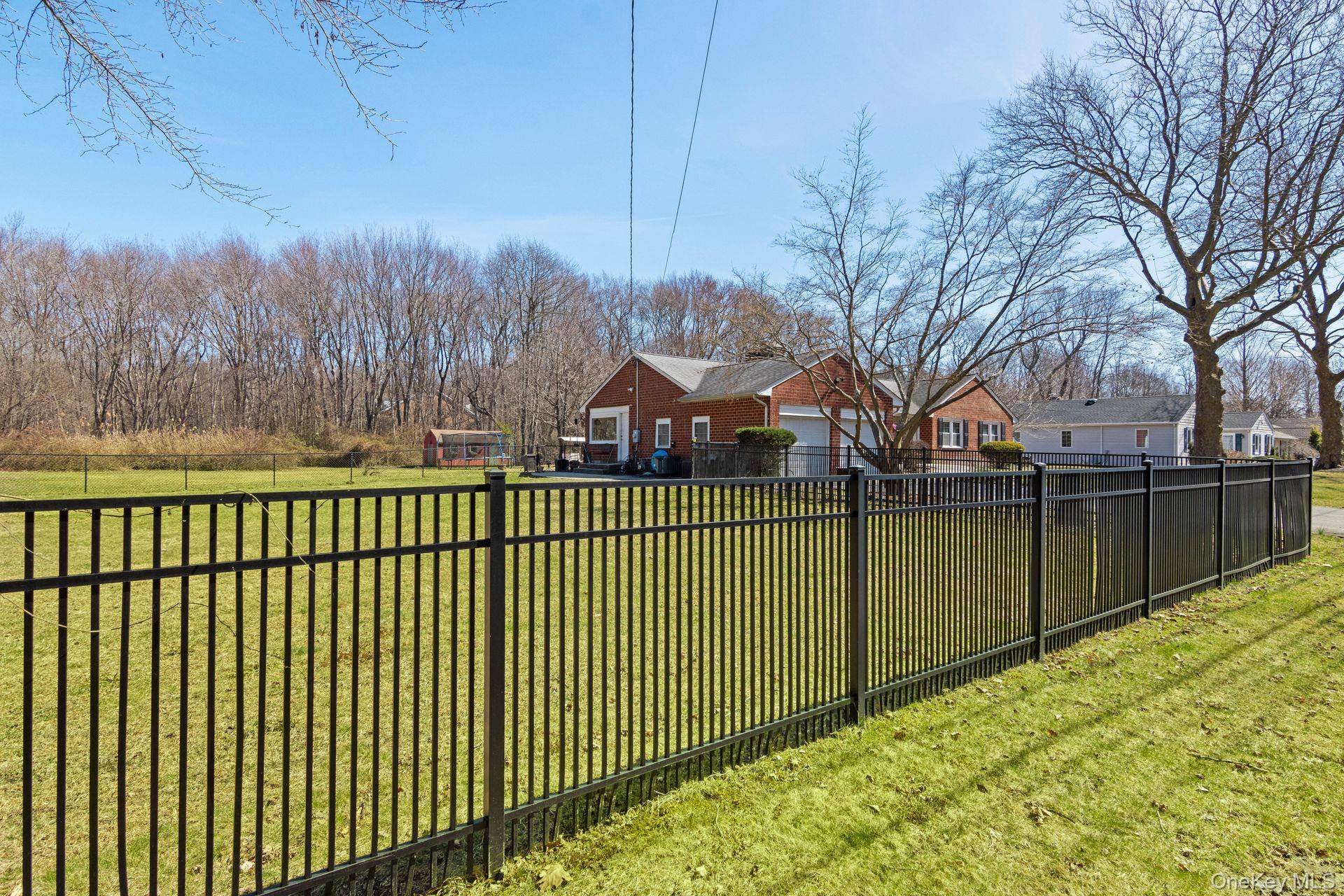 43 Harrison AVE, Hauppauge, NY 11788