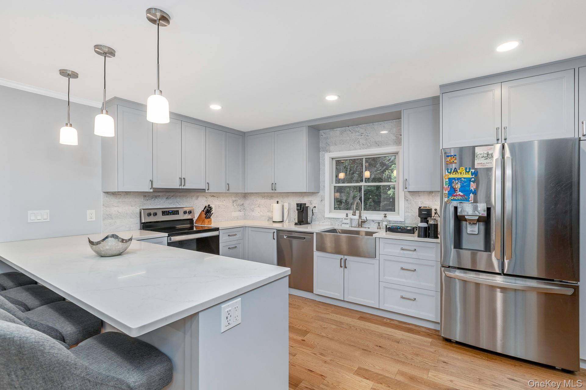 19 Groveland AVE, East Quogue, NY 11942