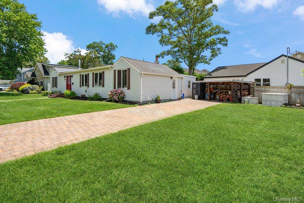76 Alton RD, Babylon, NY 11702