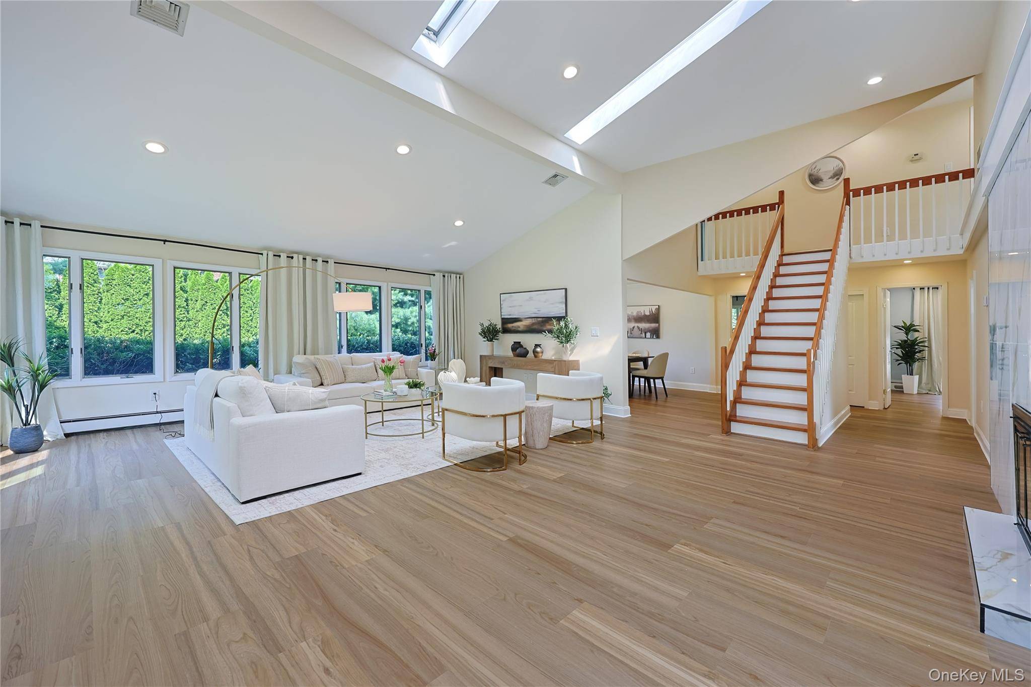 119 Harrow LN, Manhasset, NY 11030