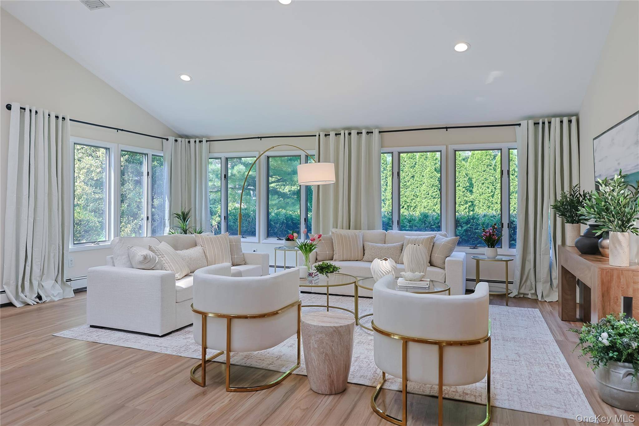 119 Harrow LN, Manhasset, NY 11030