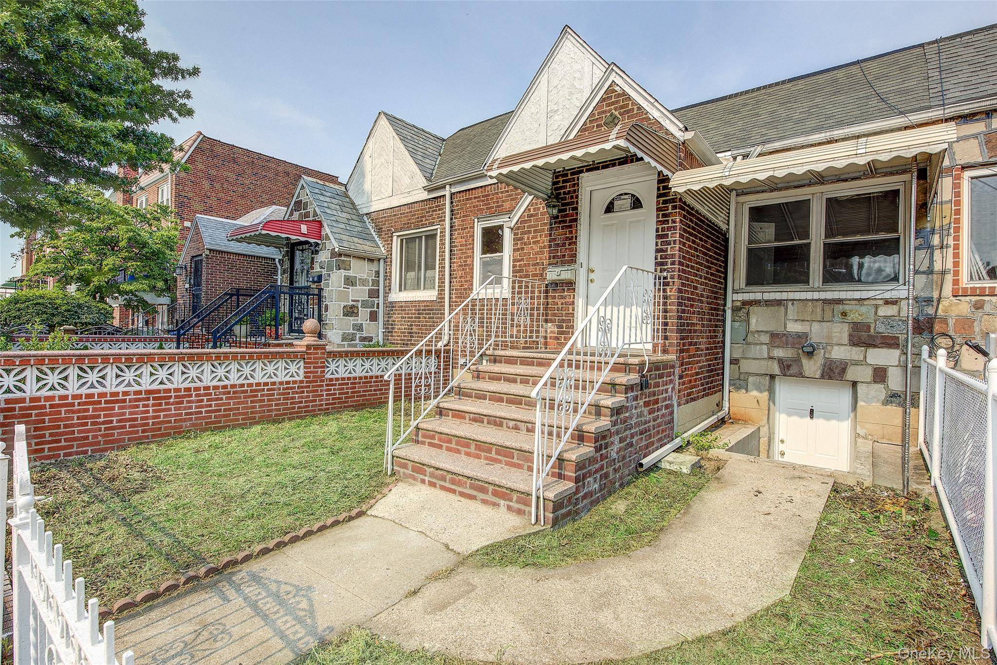 2537 89th ST, East Elmhurst, NY 11369