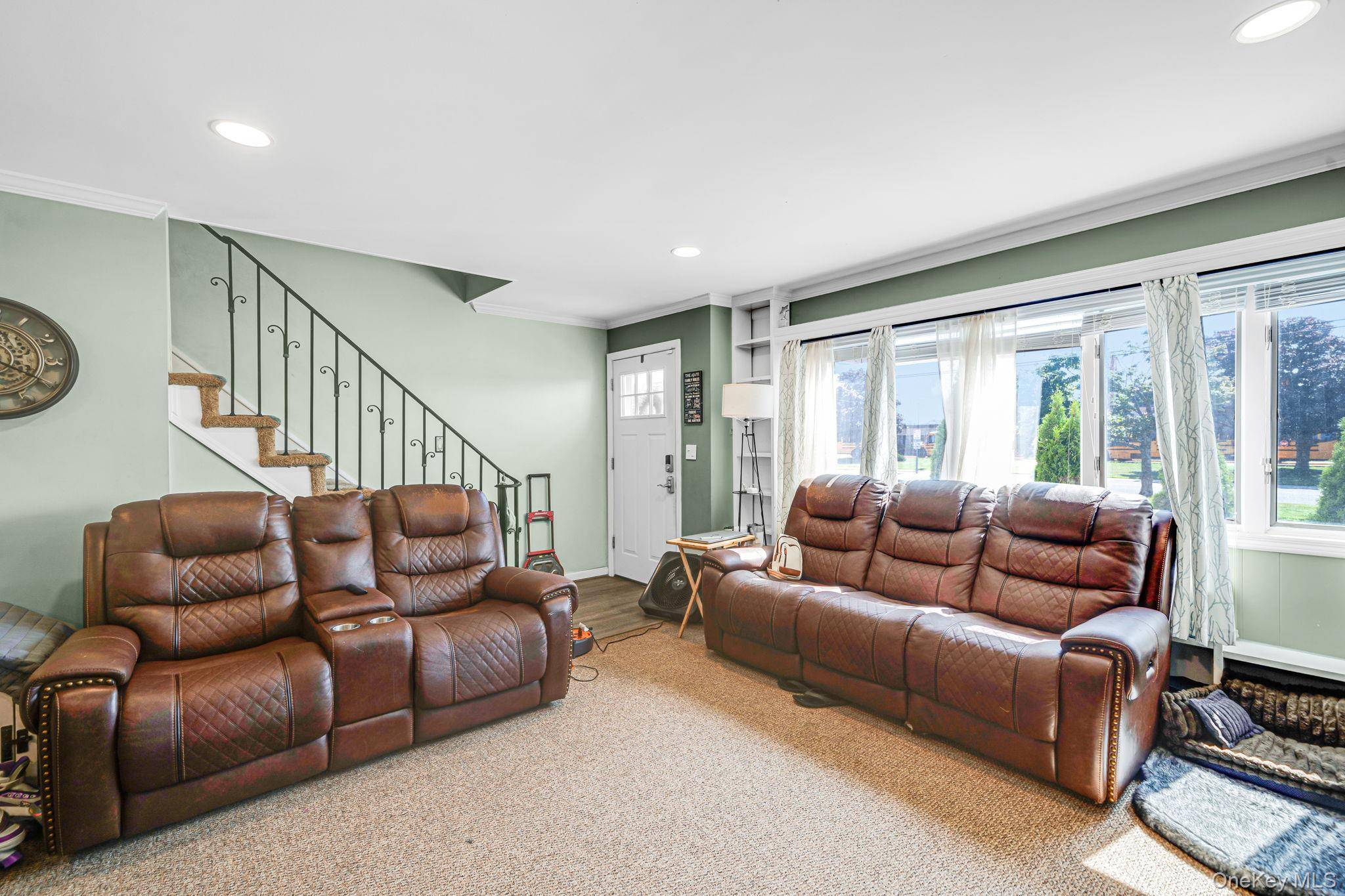 93 Deauville BLVD, Copiague, NY 11726