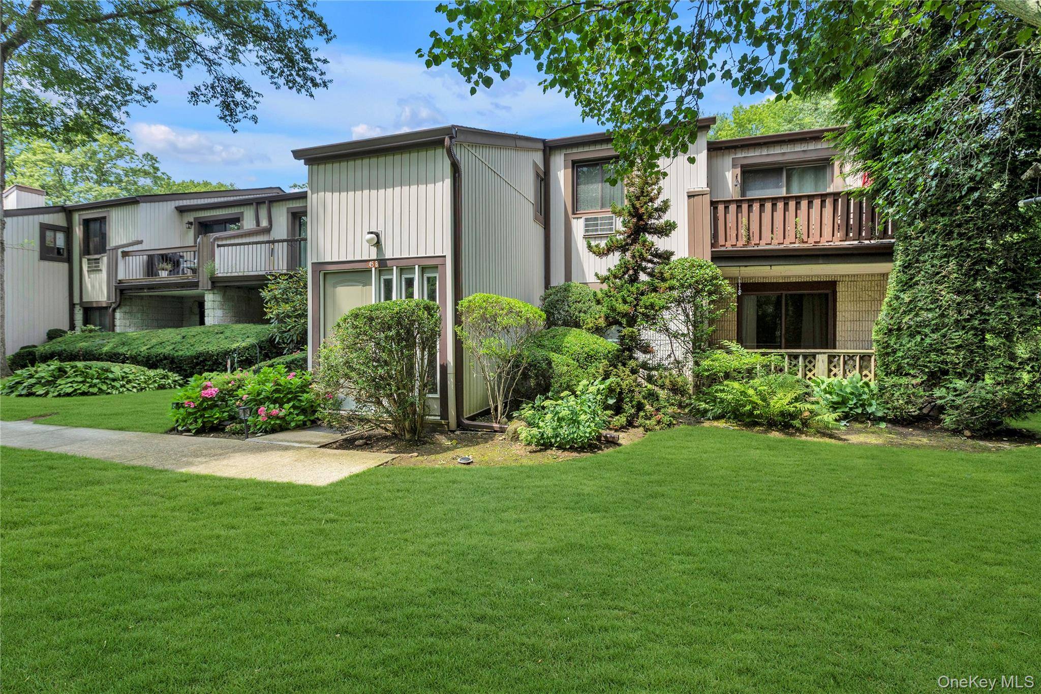 45 Richmond BLVD #2B, Ronkonkoma, NY 11779