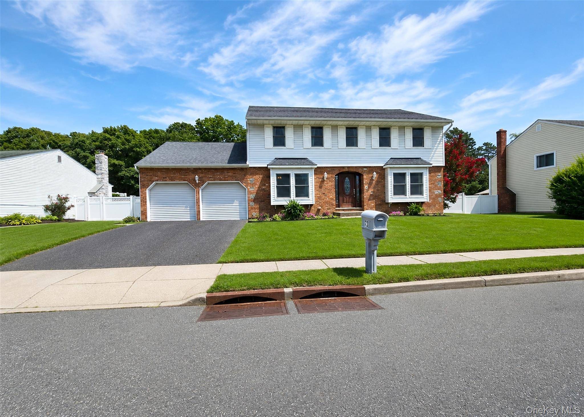 73 Springmeadow DR, Holbrook, NY 11741