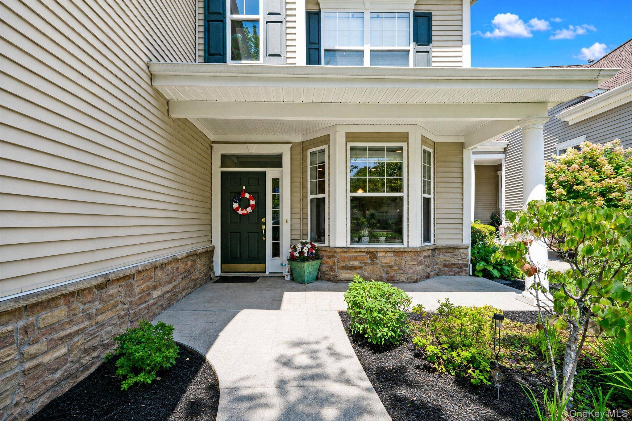 140 Chopin PL, Eastport, NY 11941