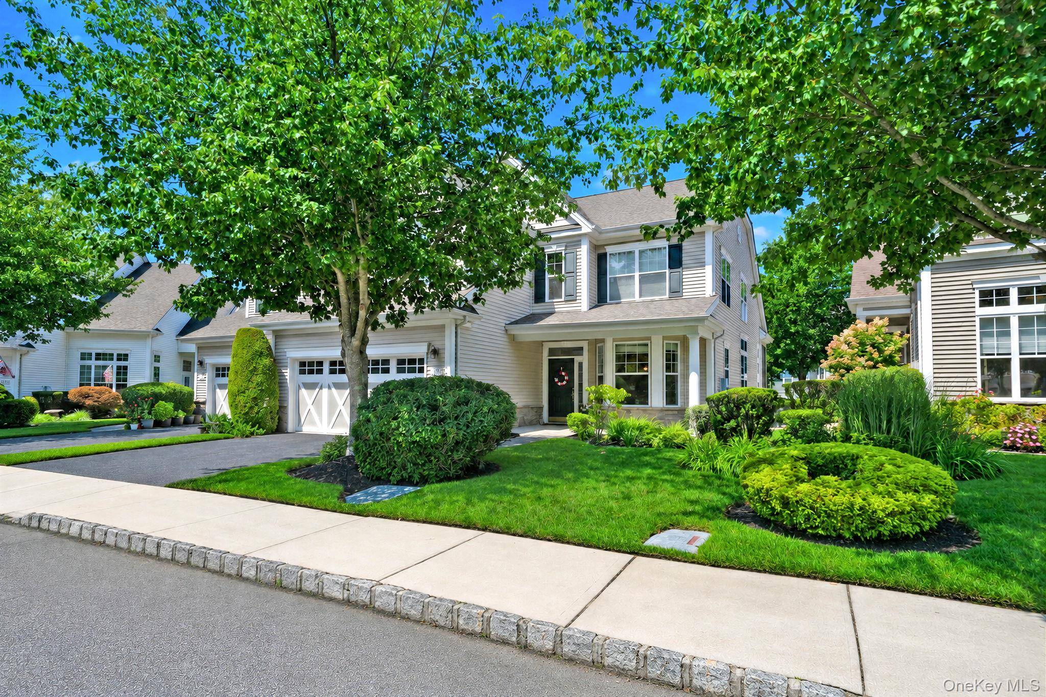 140 Chopin PL, Eastport, NY 11941