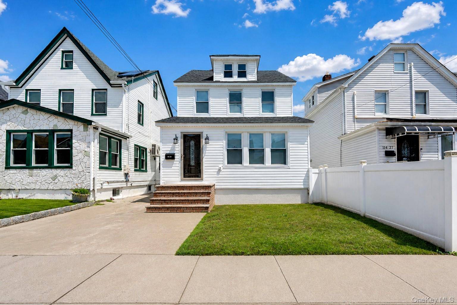11425 210th ST, Cambria Heights, NY 11411