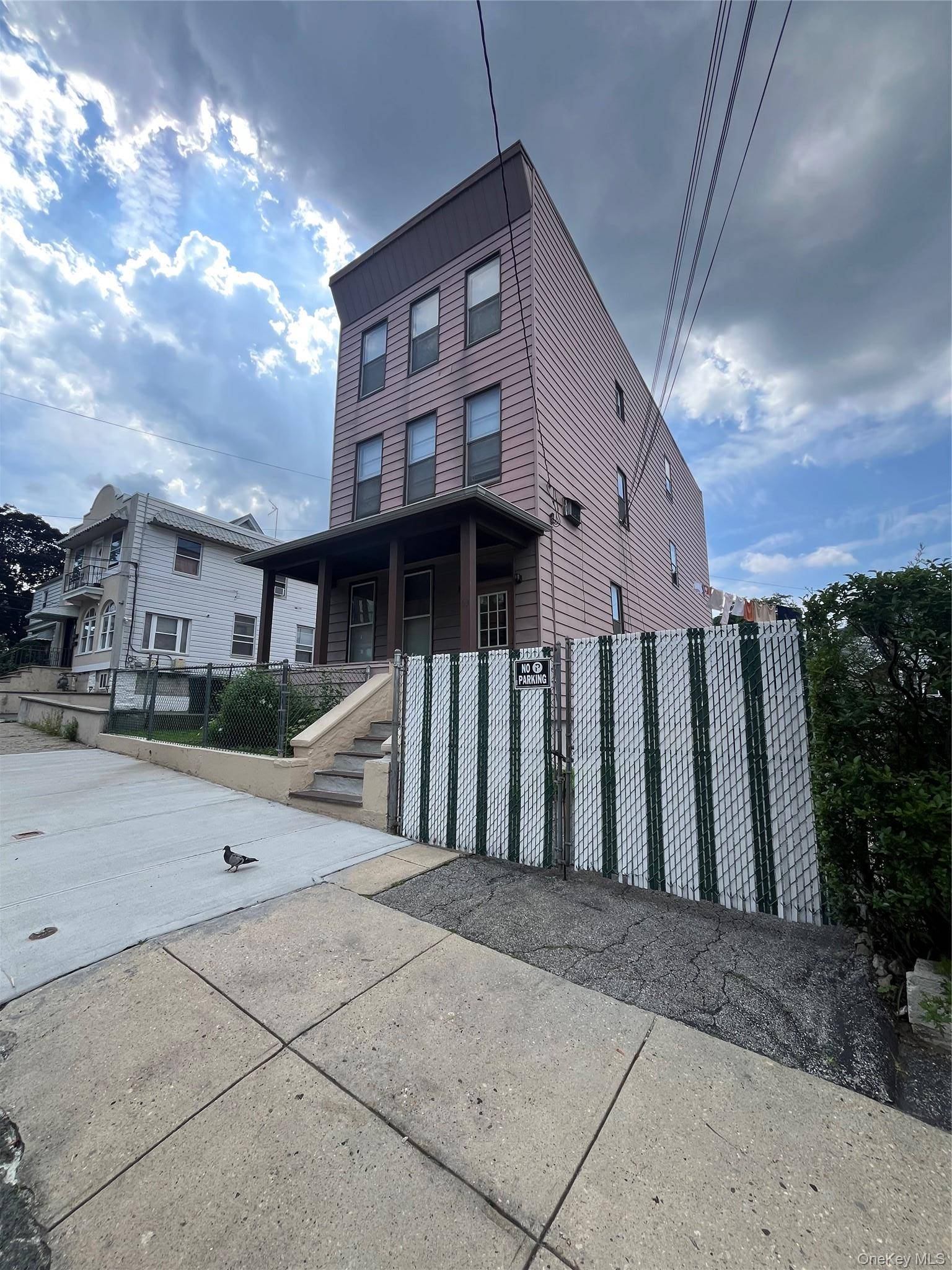 63 Crescent PL, Yonkers, NY 10704