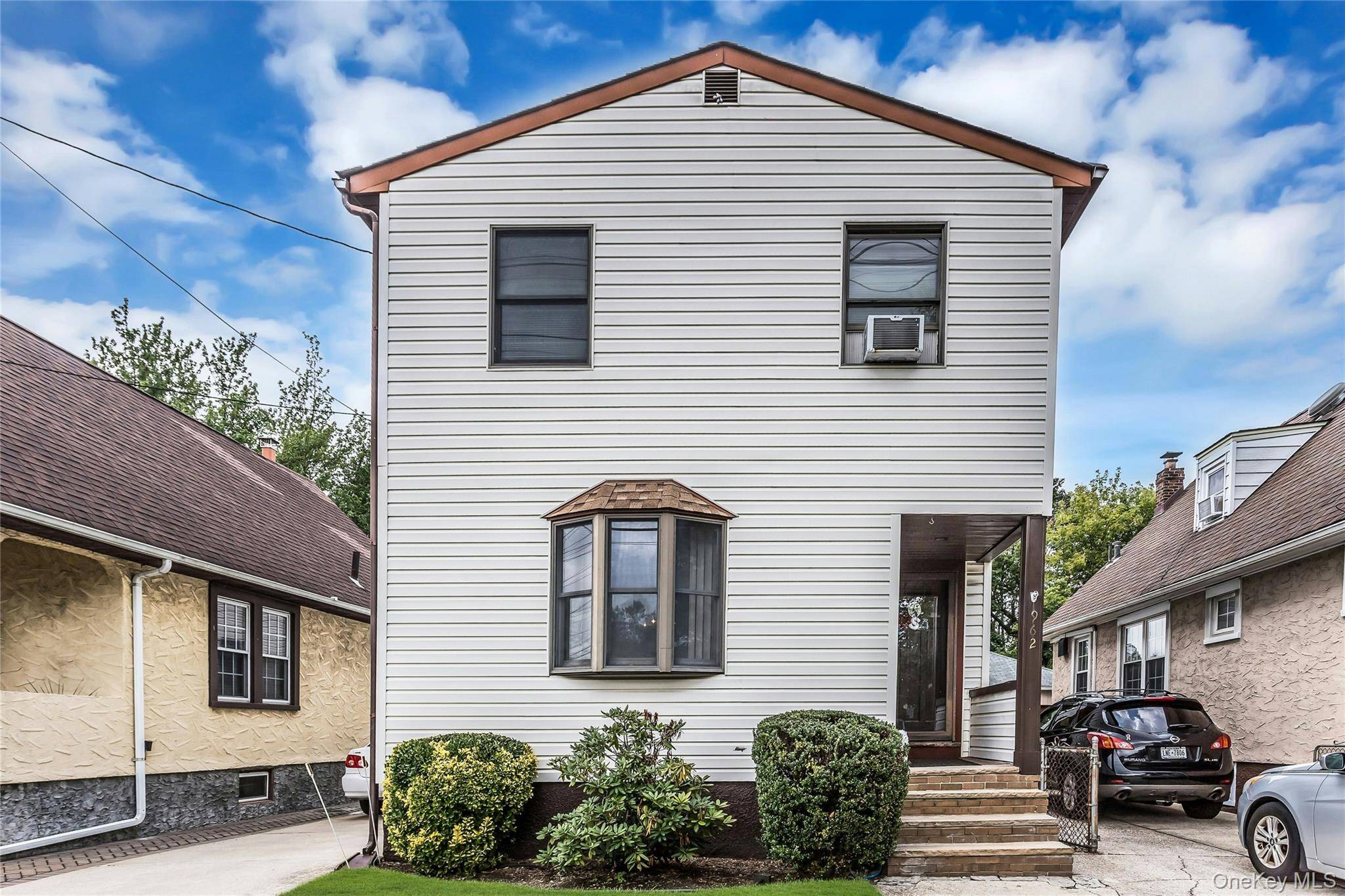 962 Gabriel AVE, Franklin Square, NY 11010