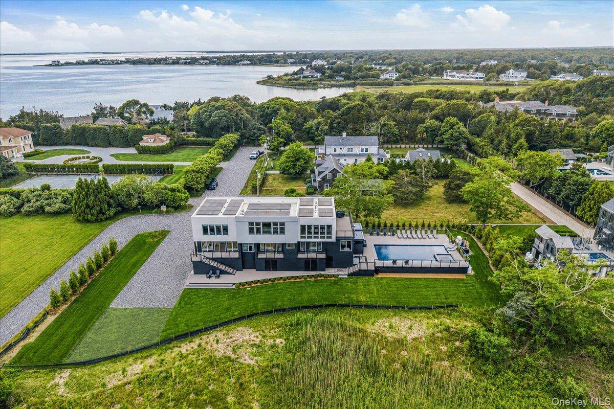 1A Jagger LN, Westhampton, NY 11977