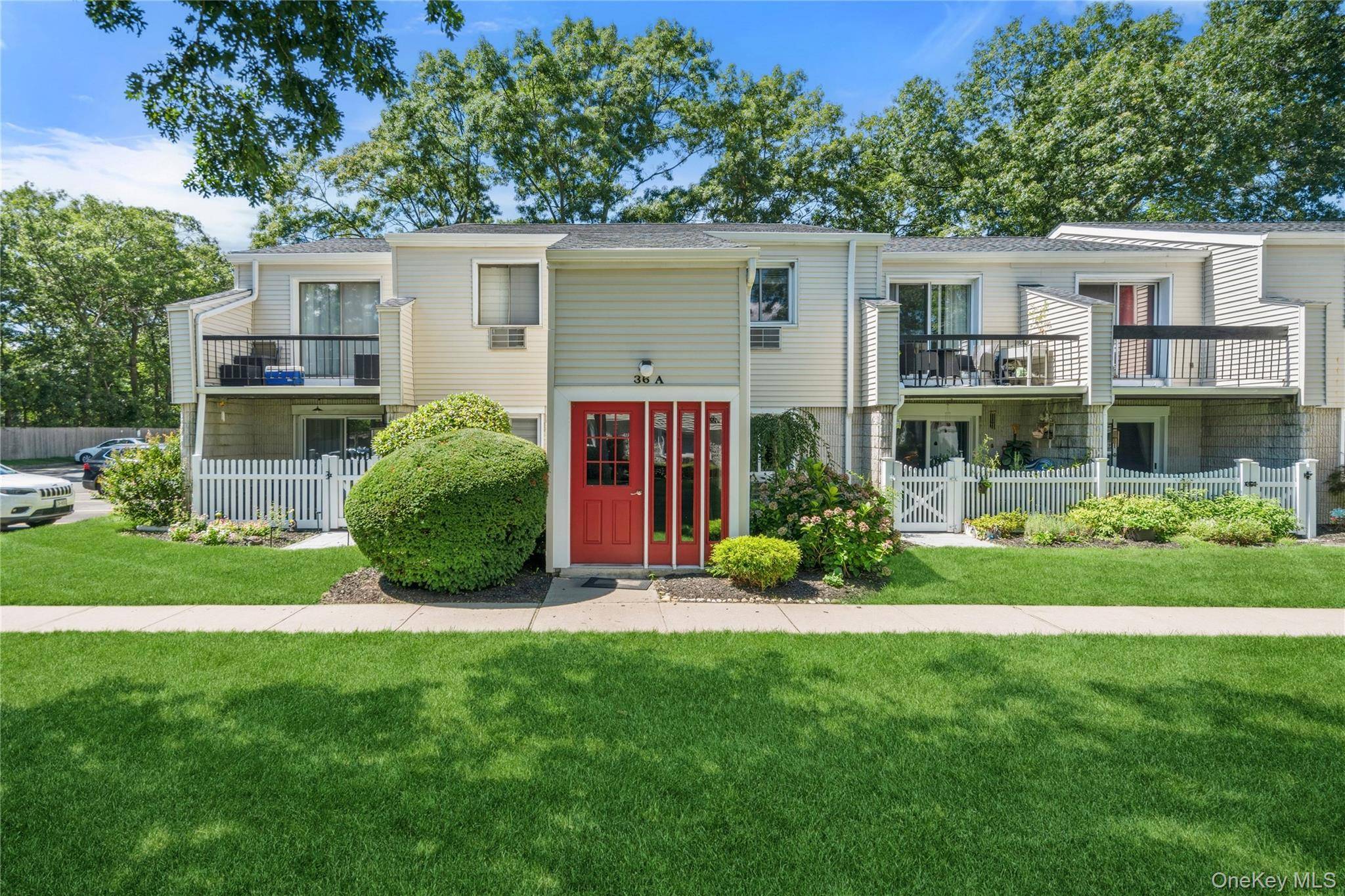 36 Richmond BLVD #4A, Ronkonkoma, NY 11779