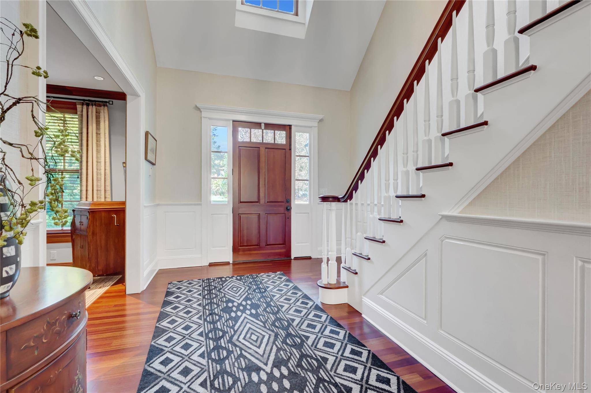 63 Dyke RD, Setauket, NY 11733