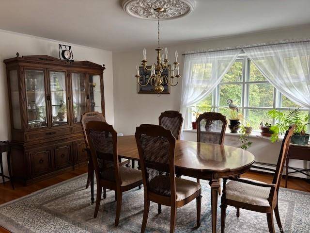 59 Edgewood AVE, Oakdale, NY 11769